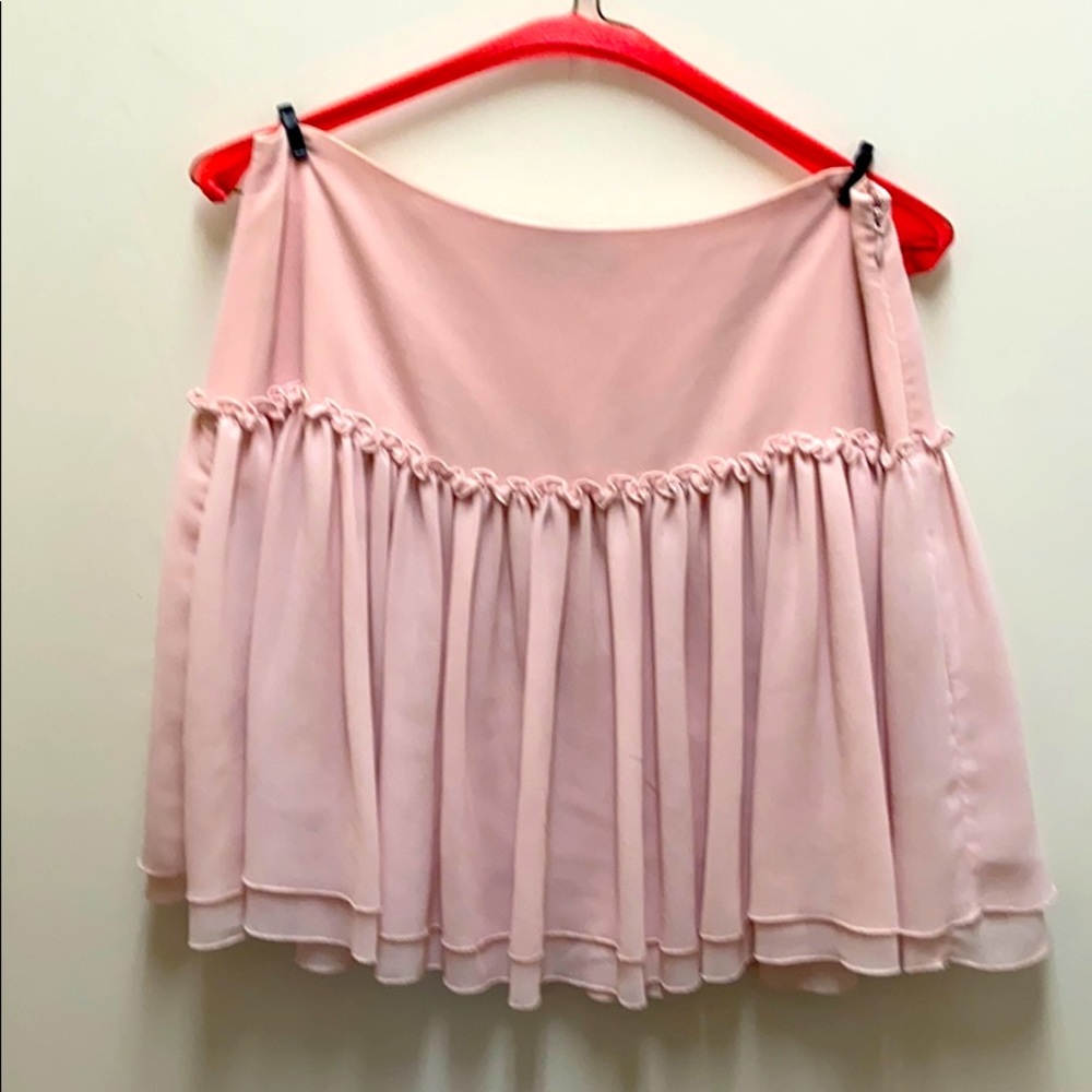 Like new Sz 4 Banana Republic lined pink ruffle skirt